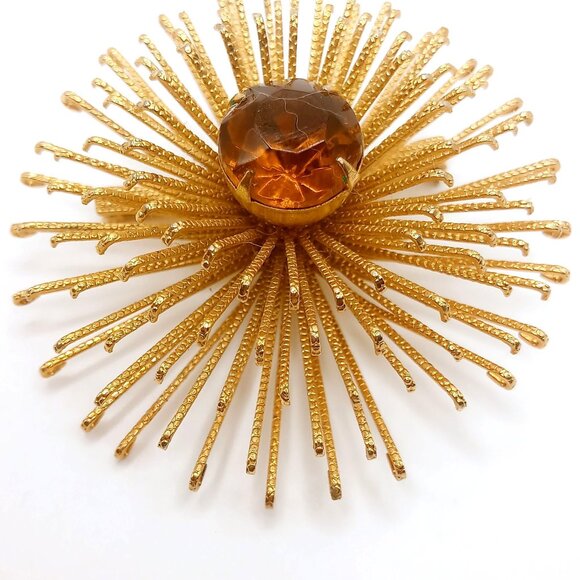 Sarah Coventry Brooch Gold Tone Metal Starburst Amber Rhinestone Center Vintage - Picture 3 of 10